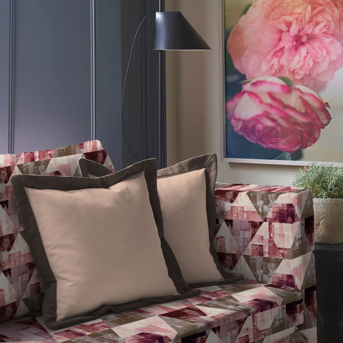 Drape_Story's tweet photo. Autumn is knocking on the door, and it is time to get our homes ready for the most alluring season. The winds are cooler, the sunsets are prettier and the couches are cozier.✨

Bring the #AutumnVibes to your home with @Drape_Story!🍁
#ShopNow https://t.co/HVX52y0bWx