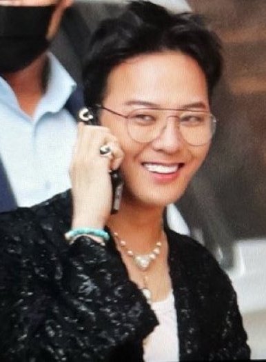 MGBIG8's tweet photo. Look at GDRAGON baby smile tho https://t.co/i63lY3jxwe