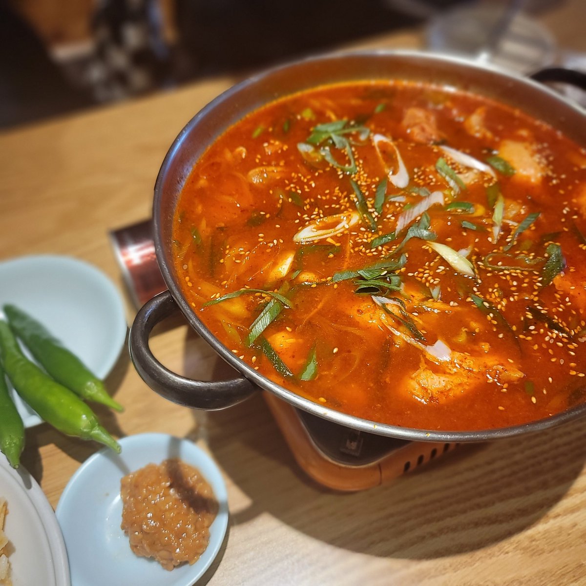 choicovva's tweet photo. 강남권 진짜 좋은거 가태,,
집 있음 얼마나 조을까ㅜ..흑
버스 타니까 고터 금방 도착하넼,,,
카카오맵이랑 도착시간이 달라
강남 조타.. 좀 더 있구 싶웅뎅
남쪽나라 닝겐은 버스 4시간 타고 가야 해서 떠나야 하는 거 왕아쉬움,,, 
오늘도 즐거웠구,, 담에 만나요 🥺💙
일단 10월 ,, 🔥♨️ https://t.co/NtAMwdPW8C