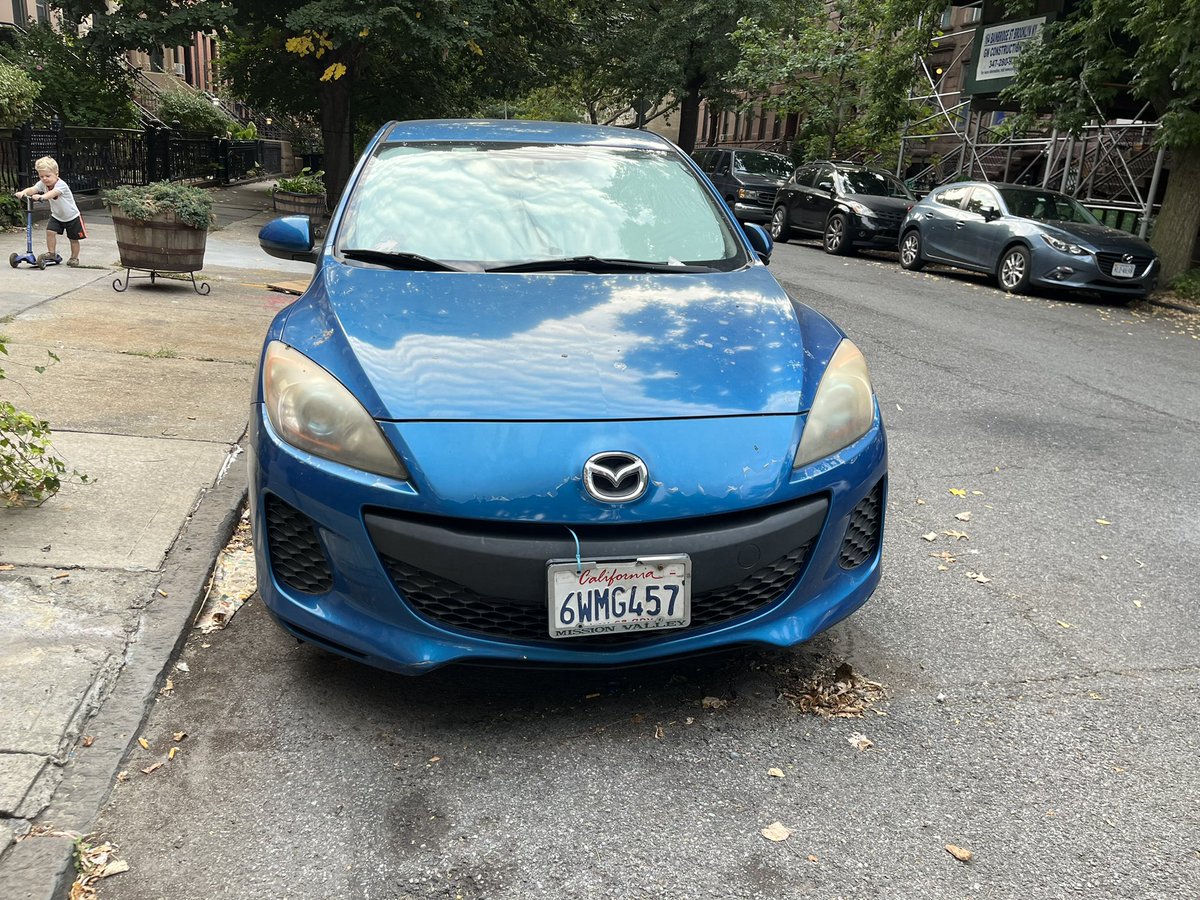 KristianBreton's tweet photo. @NYPD81Pct @NYCSHERIFF @NYPDBklynNorth @NYPDChiefPatrol Here’s another on Bainbridge between Malcolm X and Stuyvesant that has been there for weeks without moving.  311 requests have been made. https://t.co/B6N1C9Ygcf