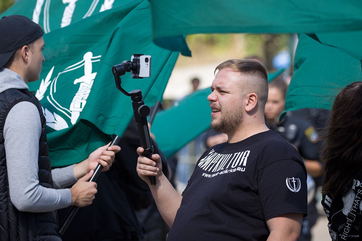 KaiSchwerdt's tweet photo. #Bilddokumentation des Naziaufmarschs am Samstag 03.09.22 in #Magdeburg #md0309. Nicht einmal 50 #Nazis konnte die faschistische Kleinstpartei #NSP noch zu ihrer Kampagne #Kampfkultur in die Landeshauptstadt von #SachsenAnhalt mobilisieren.

120 Fotos: https://t.co/XZPRj9Mk0G https://t.co/vS2AJvDgdY