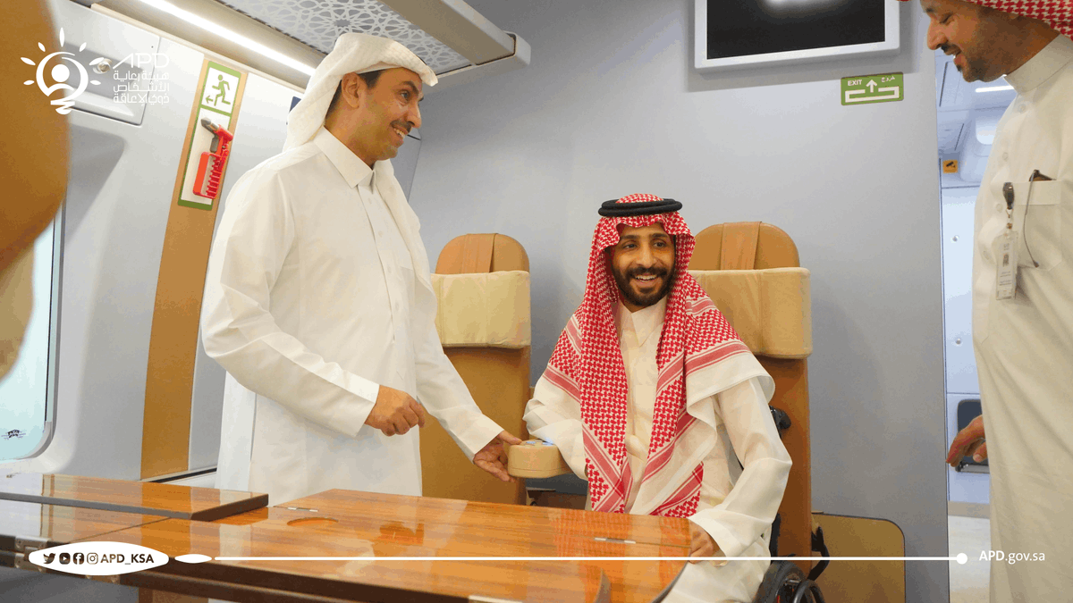 APD_ksa's tweet photo. #هيئة_رعاية_الأشخاص_ذوي_الإعاقة تزور محطة #قطار_الحرمين_السريع وتطلع على تجربة الأشخاص ذوي الإعاقة في السفر والخدمات المقدمة لهم https://t.co/QGoMUobbIl