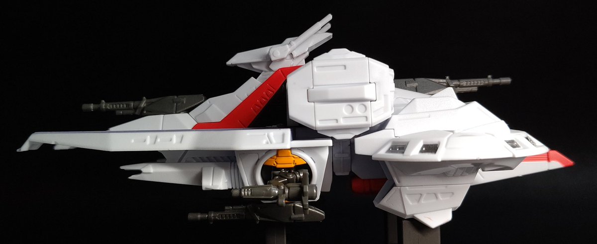 nobupoyon's tweet photo. #Zガンダム
#アーガマ
#ARGAMA
メガ粒子砲は左右1門ずつ、計2門。普段はシャッターで格納されている。ホワイトベース同様、砲身は装甲がなくむき出し状態だが、連装砲ではなく単装砲になっている。 https://t.co/z5EX7JZ6IH