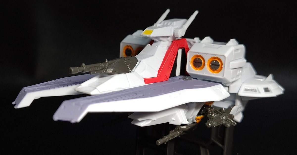 nobupoyon's tweet photo. #Zガンダム
#アーガマ
#ARGAMA
メガ粒子砲は左右1門ずつ、計2門。普段はシャッターで格納されている。ホワイトベース同様、砲身は装甲がなくむき出し状態だが、連装砲ではなく単装砲になっている。 https://t.co/z5EX7JZ6IH