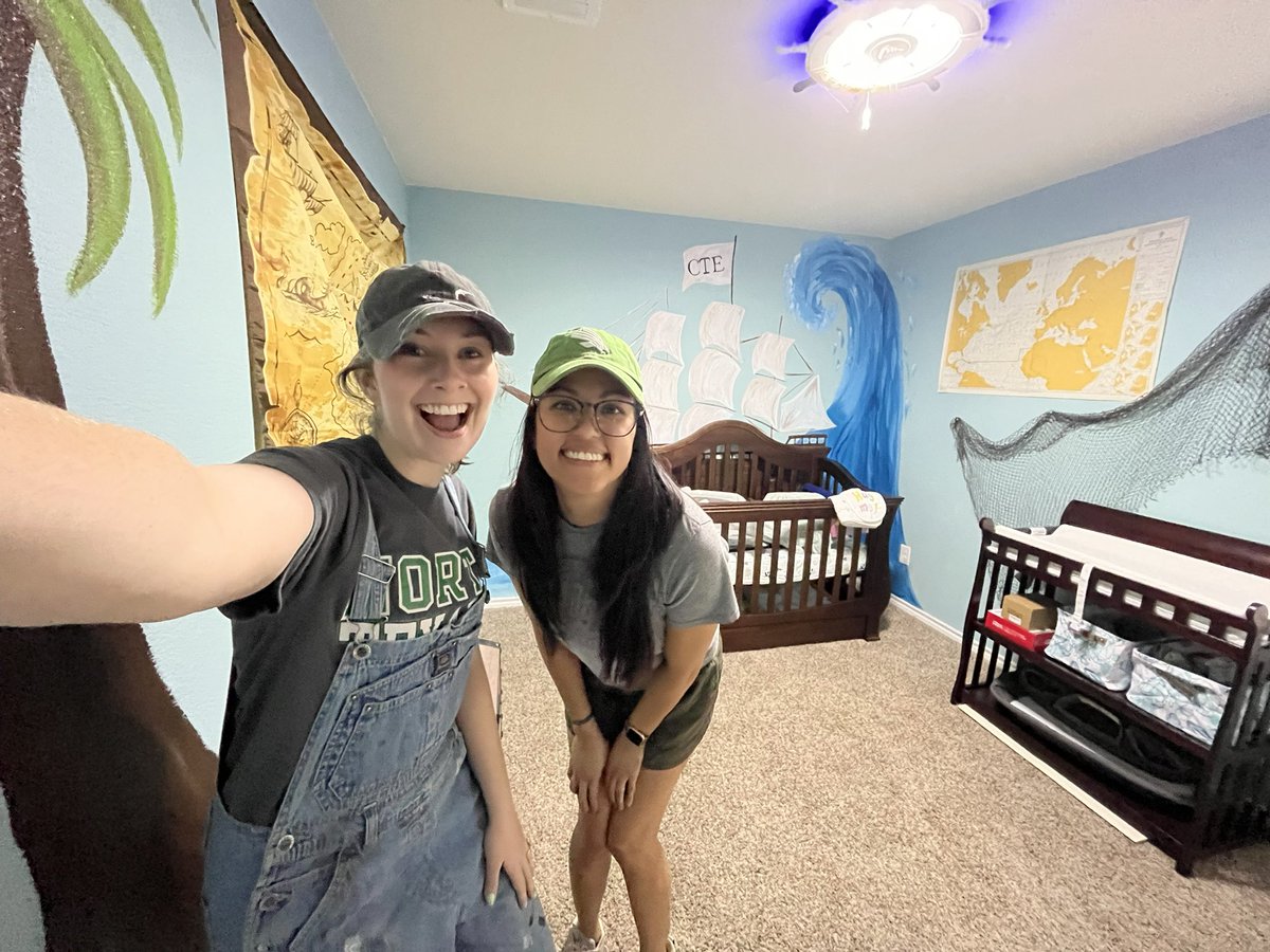 mrskbrownart's tweet photo. Mural painting with my old Boswell Bestie! https://t.co/IhYF2Ba7En