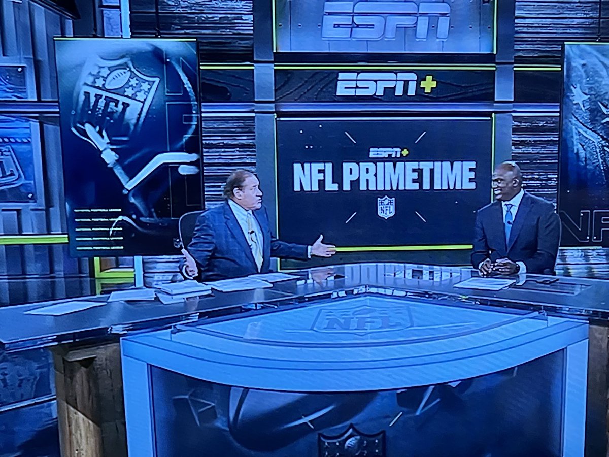 jiminarlington's tweet photo. Remember Sooner fans! With @ESPNPlus not only do you get all the SOONER VISION,you also get NFL PRIMETIME ! #Backbackbackback #HECOULDGOALLTHEWAY https://t.co/4sbnyddlb6