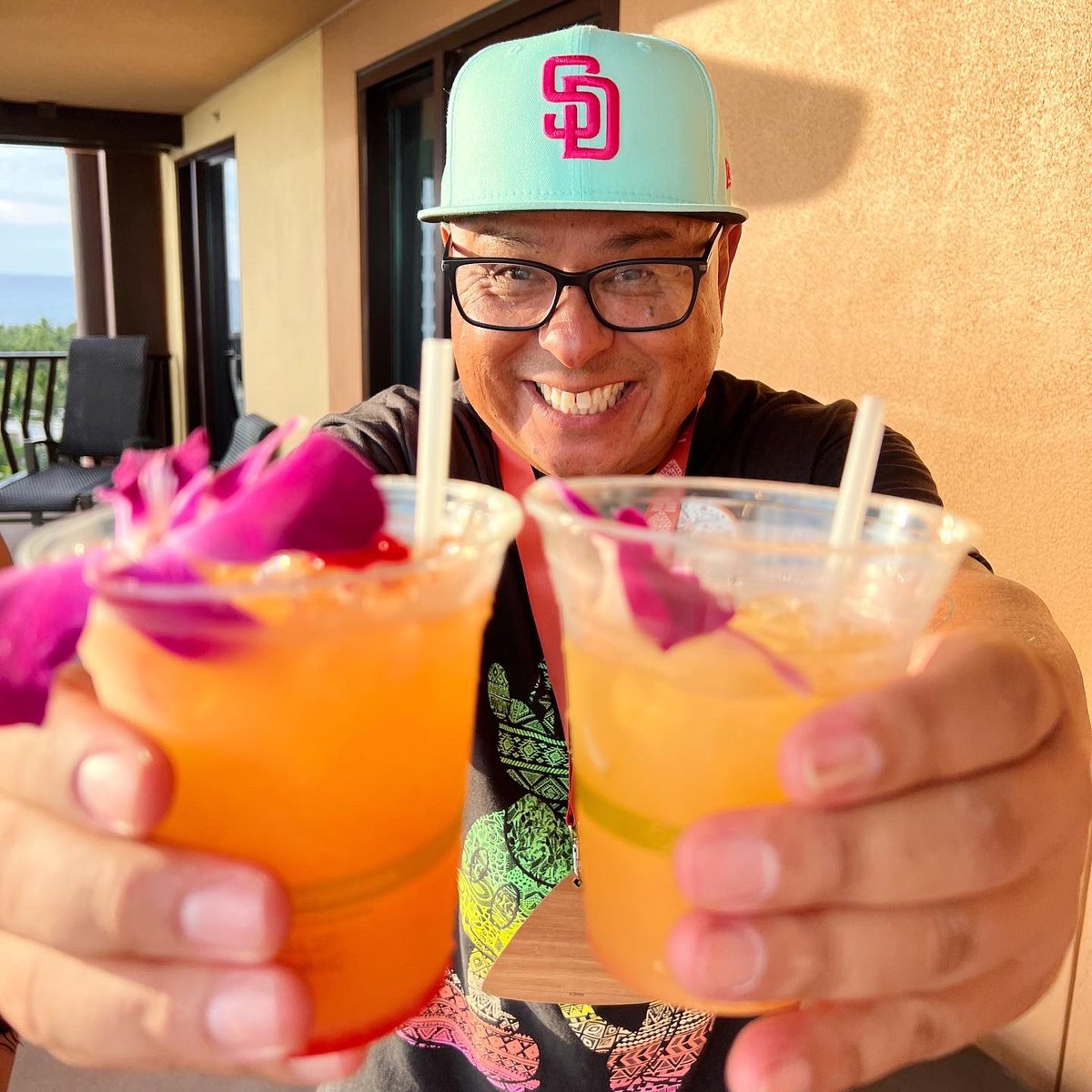 magic925's tweet photo. ALOHA 🍍🌺
Don’t forget to tune in starting tomorrow morning with @jaggerandkristi to find out how YOU can win a trip to @disneyaulani Resort and Spa in HAWAII! ✈️ 🏖
Your first chance to win starts TOMORROW!
GOOD LUCK! 🌊🐚
.
.
.
#disneyaulani #sandiego #magic925 https://t.co/UuWYGnnCoV