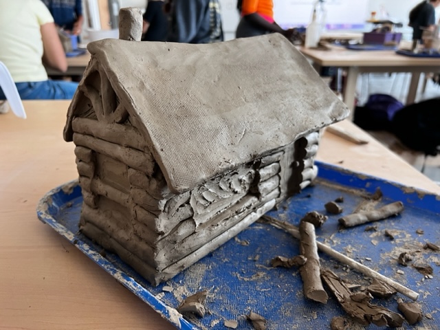 lps_visualart's tweet image. LNW Ss thought about what makes a Home and are making their versions of home with slab construction pottery. Using an Inquiry based approach to art making allows students to tell their own visual story. What makes a home to you? The building or a space or maybe the people?