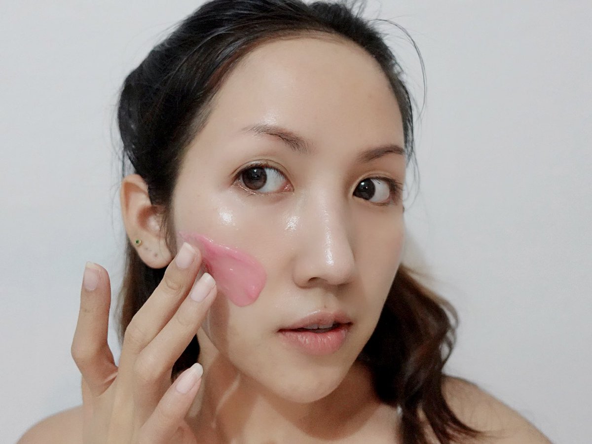 sawaiiss's tweet photo. ใช้แล้วชอบมาก ทรีตเมนต์ สูตรดังจาก รพ เกาหลี SKINTOX เราใช้แบบ 3 TUBE ติดต่อกัน 3 วัน ทาทิ้งไว้ 5 นาที แล้วล้างออกก่อนล้างสครับเบาๆ คือผลลัพธ์ที่ได้ หน้าเนียนขึ้น ใสขึ้น นะ เหมือนเป็นการ ดีท็อกซ์ ผลัดเซลล์ผิวเบาๆ ชอบมาก #HowtoPerfect #ใช้ดีบอกต่อ https://t.co/szvAlu6SVb