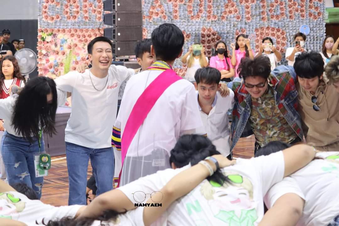 เกิบอี่คีบสองสี (แสนสวย) 🌸 tweet media