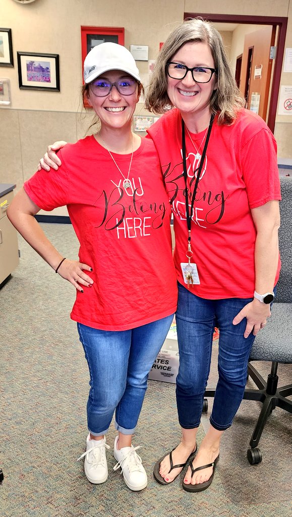 Twinning on Positivi-Tee Tuesday! <a href="/jenzacmisd/">Jen Zac</a> #youbelong #MinshewColts #myMISD