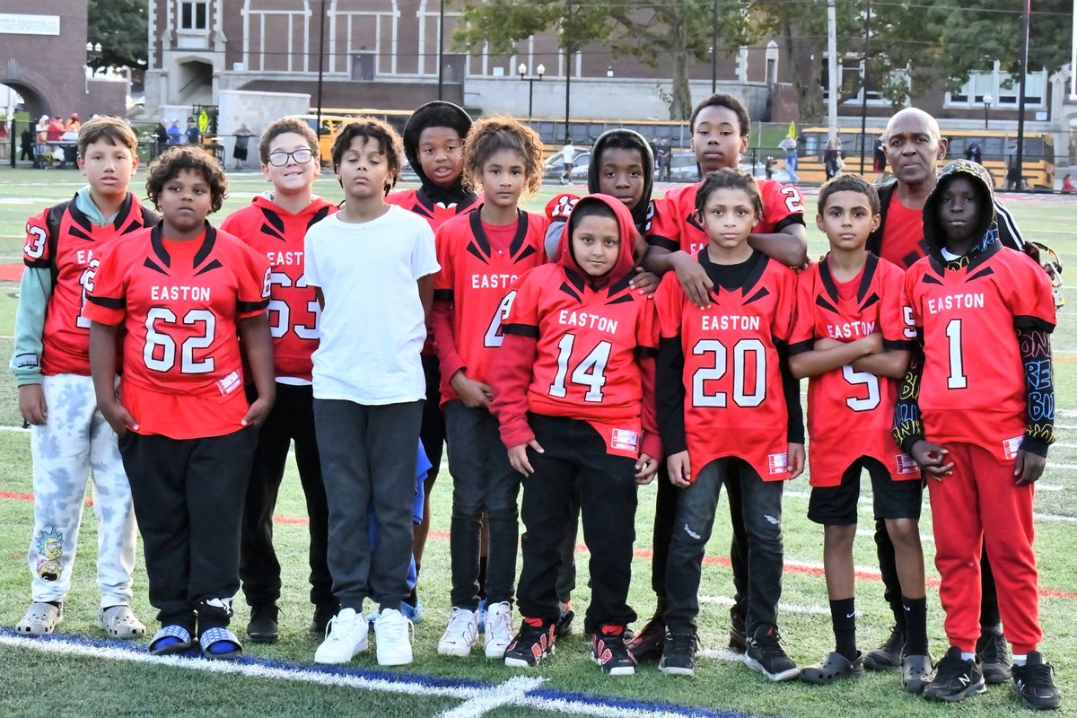 EastonFootball's tweet photo. Thank you to all of the youth football players, cheerleaders and coaches from Palmer, Forks, and Easton that joined us for Youth Night this past Friday at Cottingham Stadium!
#FutureRovers https://t.co/TwO9Uv5BlR