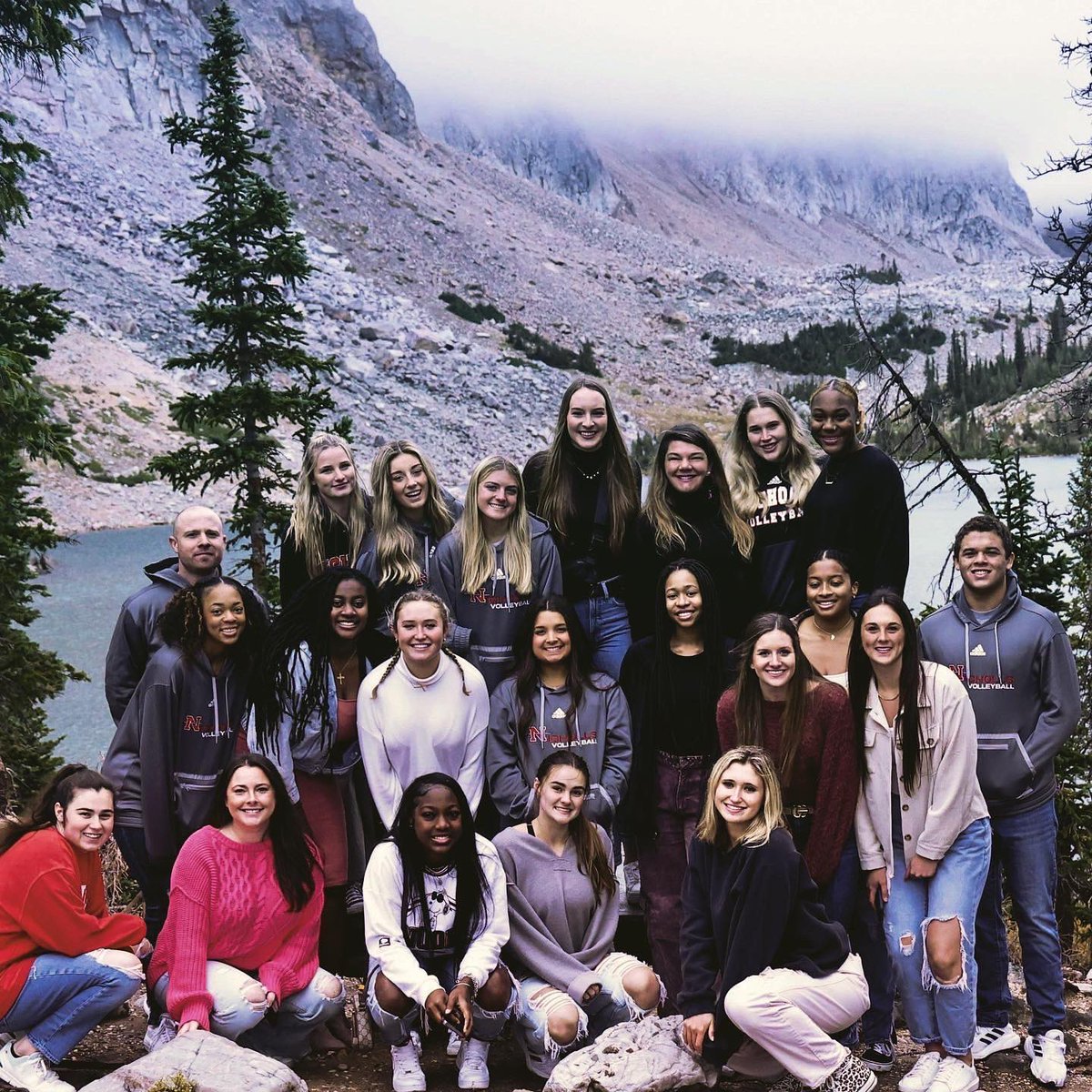 Always an adventure with this crew 🏔

#geauxcolonels #nthistogetHER #southland60 #ncaawvb #teamtravel #lakemarie #Wyoming