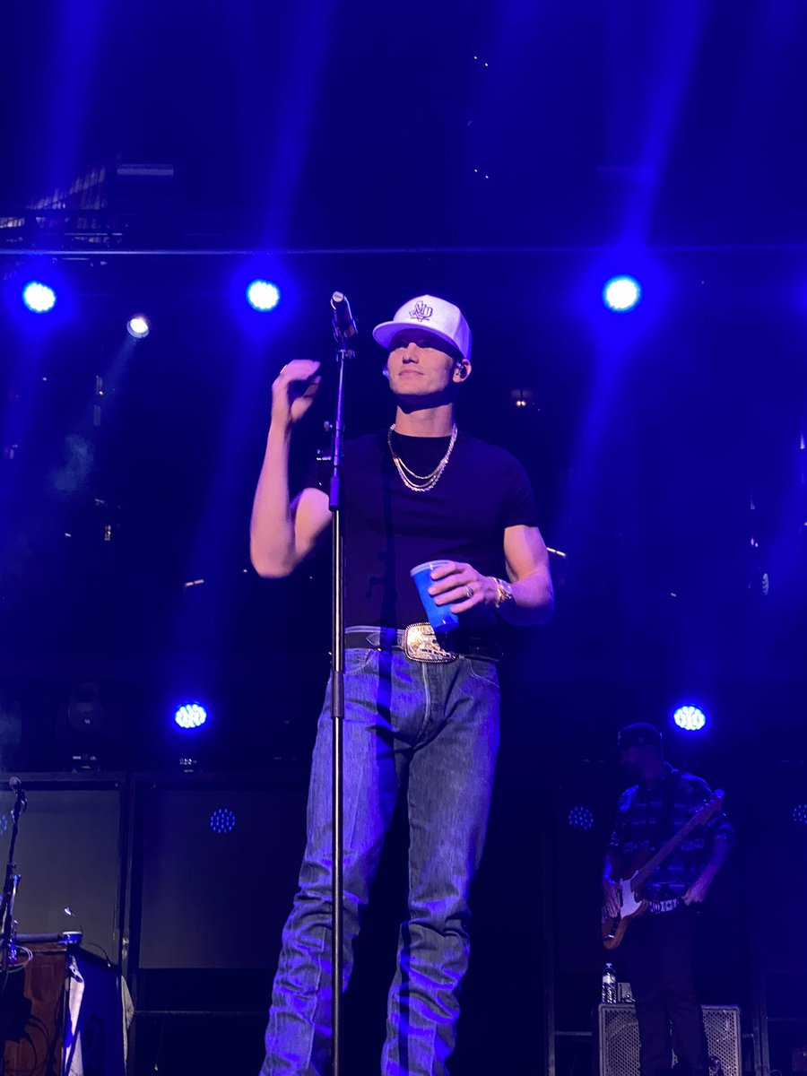 mariahwhitehous's tweet photo. Awesome show @ParkerMcCollum put on last night!! So glad I finally got to see you in concert! https://t.co/SwV8ICFxRE