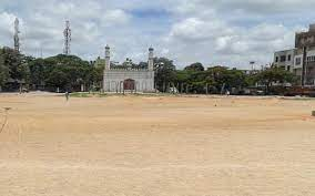 Sujan_hp's tweet photo. Recently, the Karnataka Waqf Board objected to celebrate Ganesh Chaturthi at the Bengaluru Eidgah Maidan claiming ownership of land.

Please note the prevalent practice of Waqf in an allegedly secular country and the functioning of the boards maintaining them.

#Remove_Waqf_Act https://t.co/5cU8yLopFz