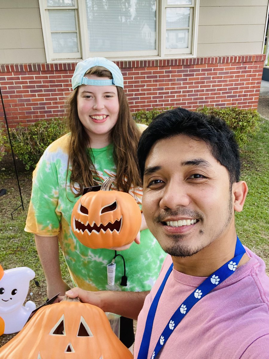 LangamHenry's tweet photo. Decorating for Fall and Halloween together with my wife https://t.co/LylYlS1pwE