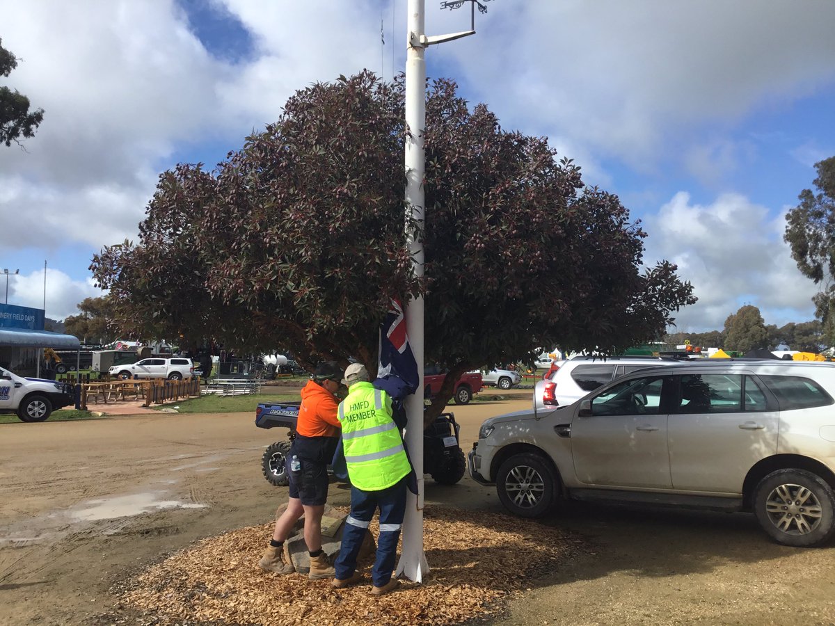 HentyMachineryFieldDays tweet media