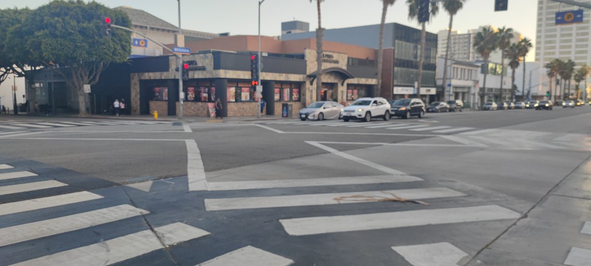 FD75017's tweet image. A french at los Angeles @RealFPJr