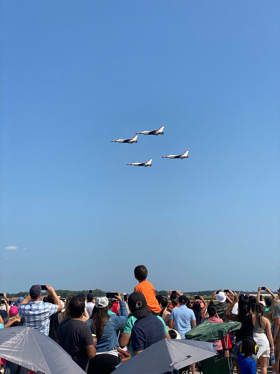 Schnabel4th's tweet photo. Great show this weekend! @AFThunderbirds https://t.co/OjEqMGNTuo