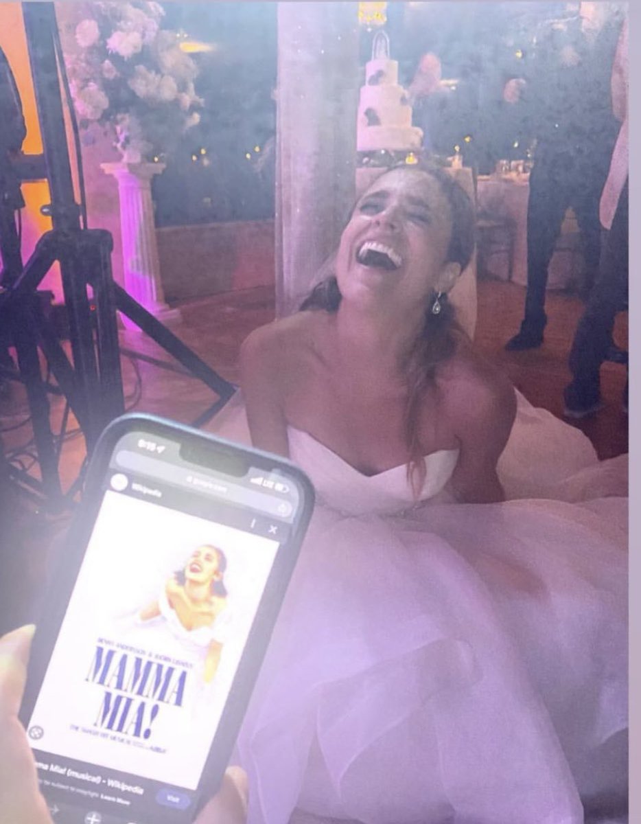 moulinroyals's tweet image. she's so me because when i get married i'm recreating the mamma mia! the musical poster too