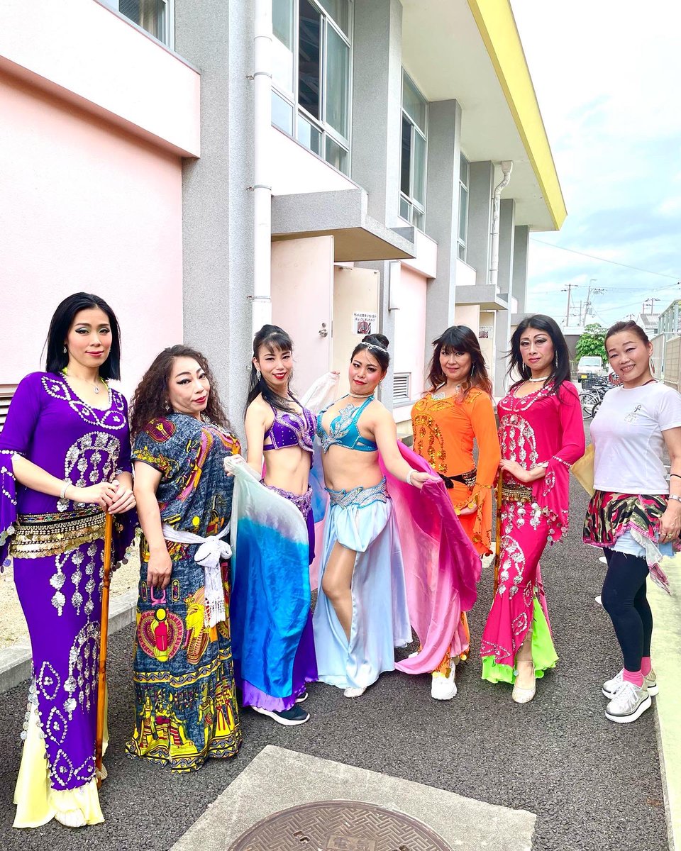 MAYABELLYEARTH's tweet photo. 敬老の日のイベント『高齢者お楽しみ会』でのMBECベリーダンスショーでした。久しぶりのイベント。たくさんの観覧者の方々に拍手で迎えられ、私たちこそ楽しく踊らせていただきました。
皆さんがこれからも長くお元気で過ごせますように。また来年もお会いできることを楽しみにしています。 https://t.co/er5rsnatxJ