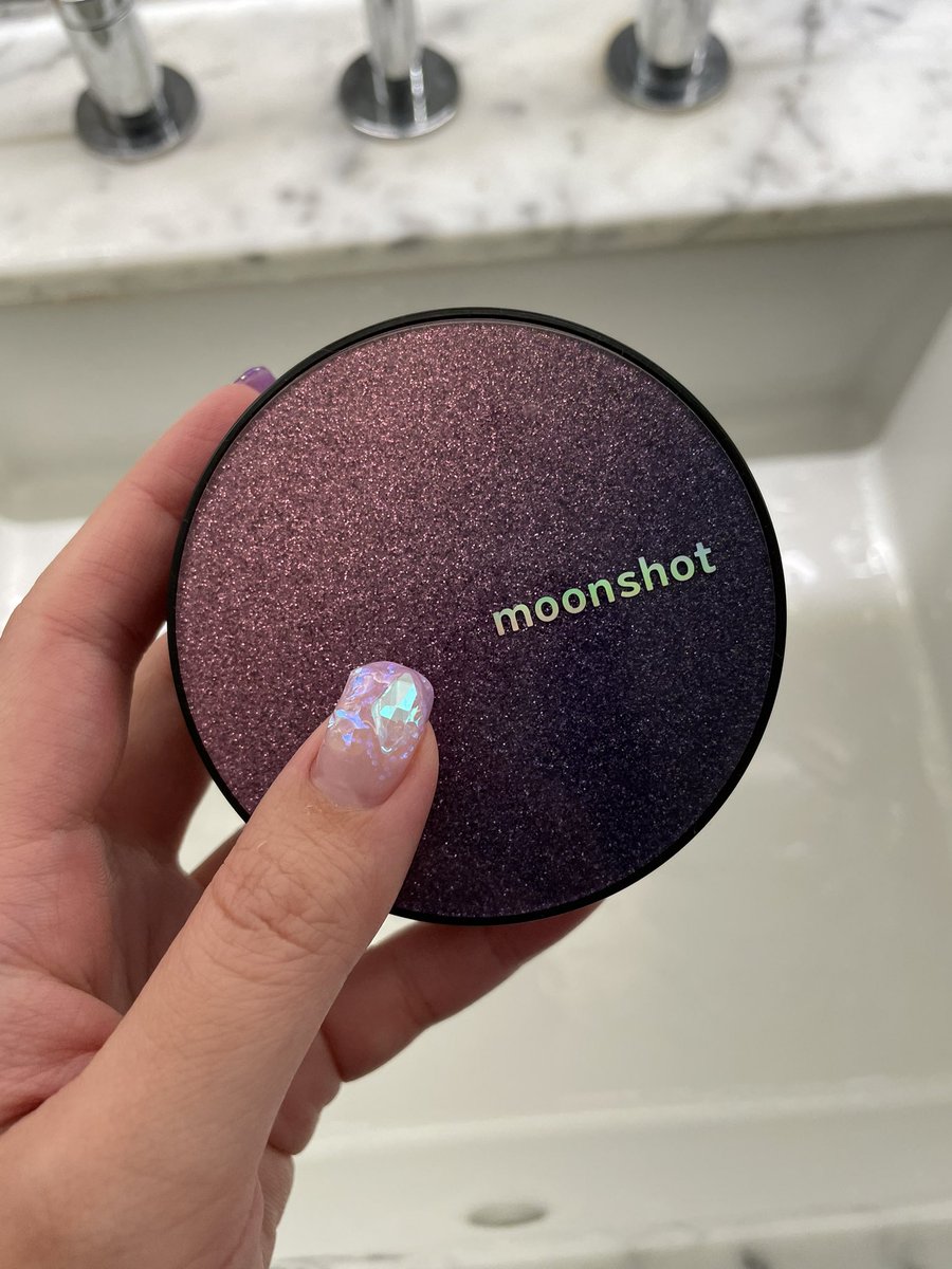 SweetheartTime's tweet photo. #rsg #readysetglow #stylekorean #koreancosmetics #koreanskincare @stylekorean_global @stylekorean_cambodia @stylekorean_middleeast 

 #moonshot is the most aesthetic cushion for the summer.
Awesome coverage as well. #kbeauty #stylekorean_rsg #readysetglow_sep https://t.co/XqfB2BOgZX