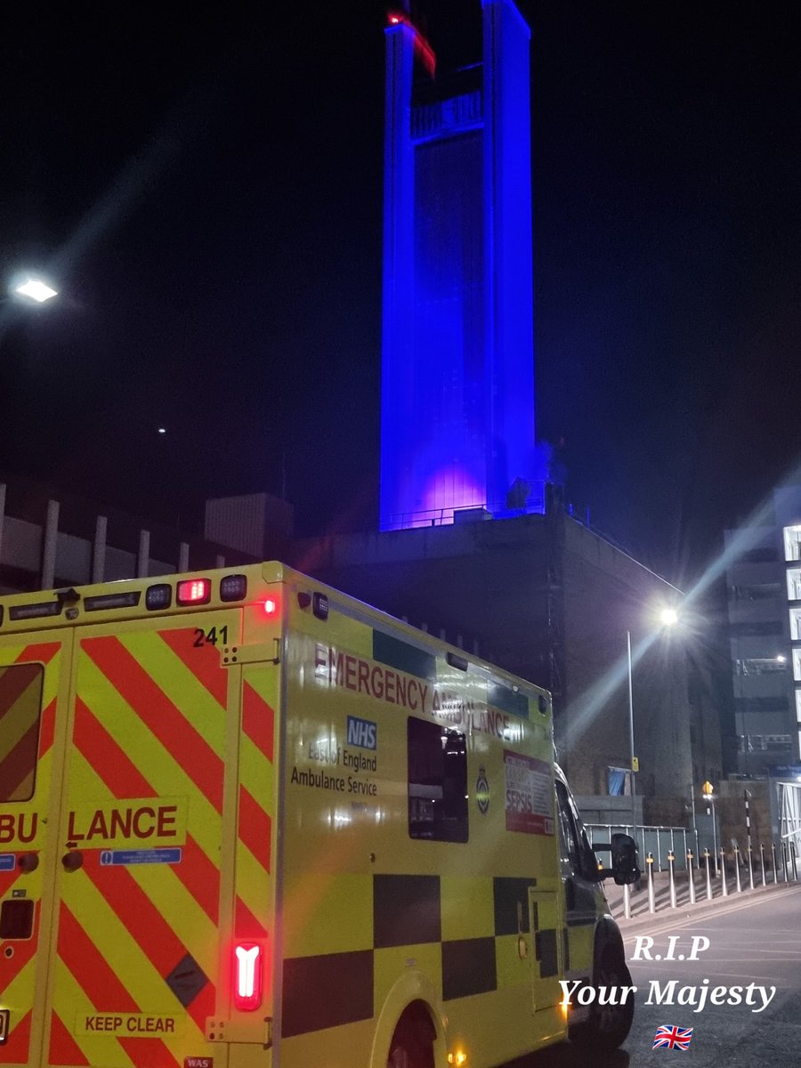 lou83d's tweet photo. Working the night shift on the eve of your funeral reflecting on passing. I couldn't be more proud to work for the NHS right now. May you now fly high, find your Prince and R.I.P 👑🇬🇧💐
@EastEnglandAmb @NHS @addenbrookes https://t.co/589ydxcXSr