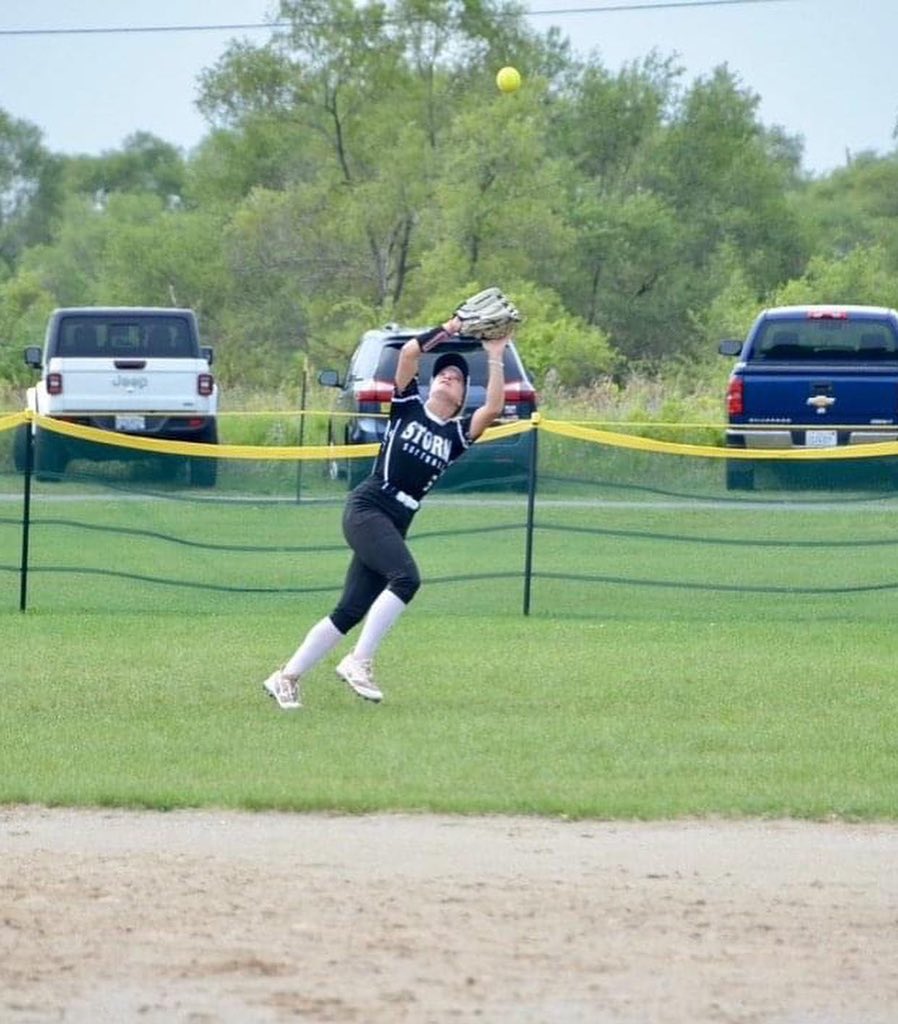 laurenjord1's tweet photo. I am extremely excited to announce my verbal commitment to continue my academic and athletic career at Waubonsee Community College! Thank you to all of the family, friends and coaches who helped make my childhood dream come true!! Go Chiefs!❤️🤍 @WCCchiefsSB @WaubonseeChiefs https://t.co/hhzTBquDSq