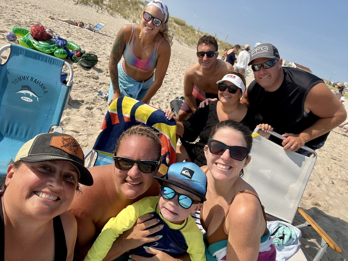 MrsStaub307's tweet photo. Family beach day!!! Today was just what we needed. Missing a few regulars but glad we enjoyed this gorgeous day together! @jaljoe221 @MrsBamEducator @MrBamStafford @mary_ruiz_blais @MsDacchille https://t.co/iNtuKneWlP