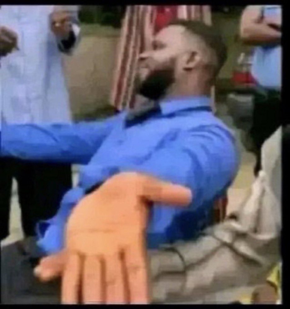 itzogtmoney's tweet image. Olamide: Would you like to join YBNL
Asake: *Shocked* Yes Sir
Olamide: Ok, get a lawyer and sign this papers, it contains agreement and other stuffs
Asake: Badoo i no need lawyer, give me paper make i sign.
Olamide: Ok

 &apos;The paper&apos;
 You Will Release Song Every Two Market Days.