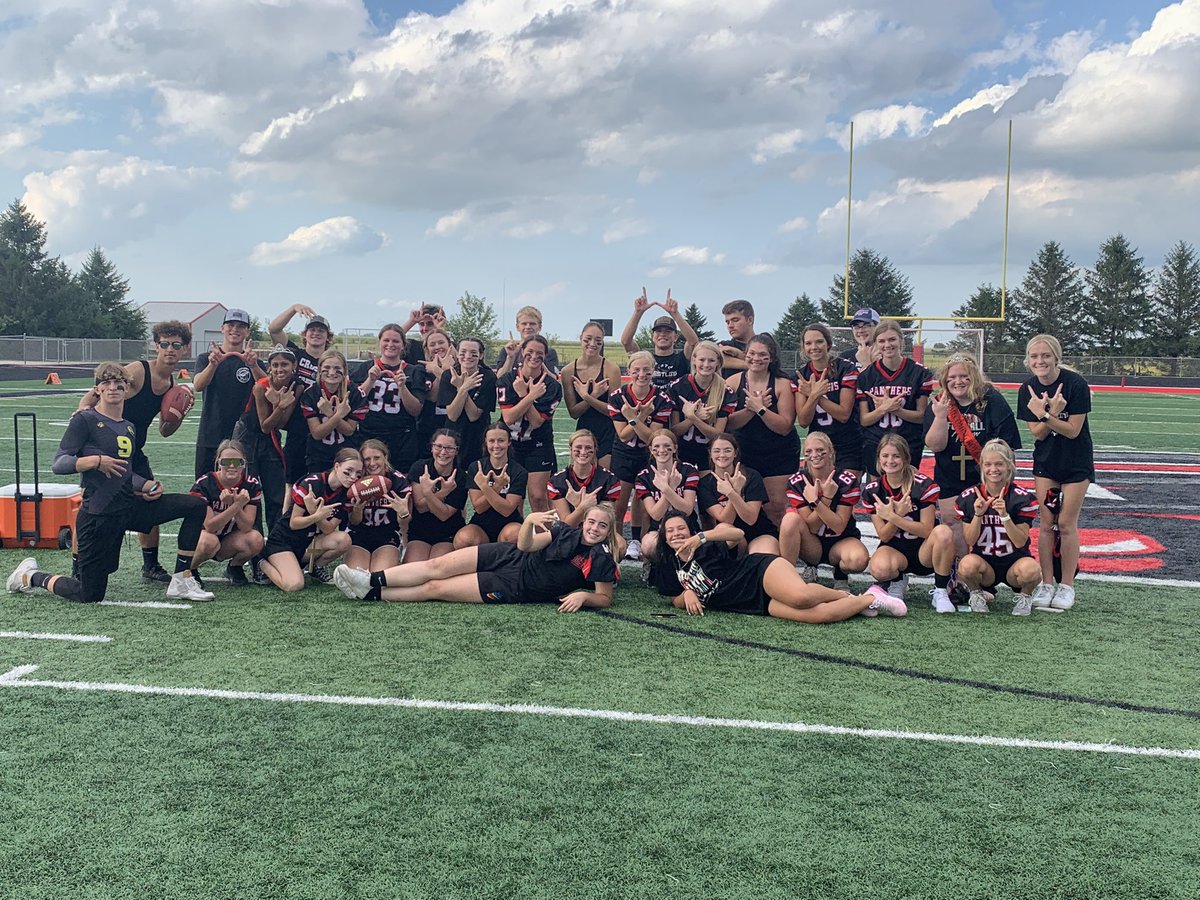 36-26 seniors win powder puff