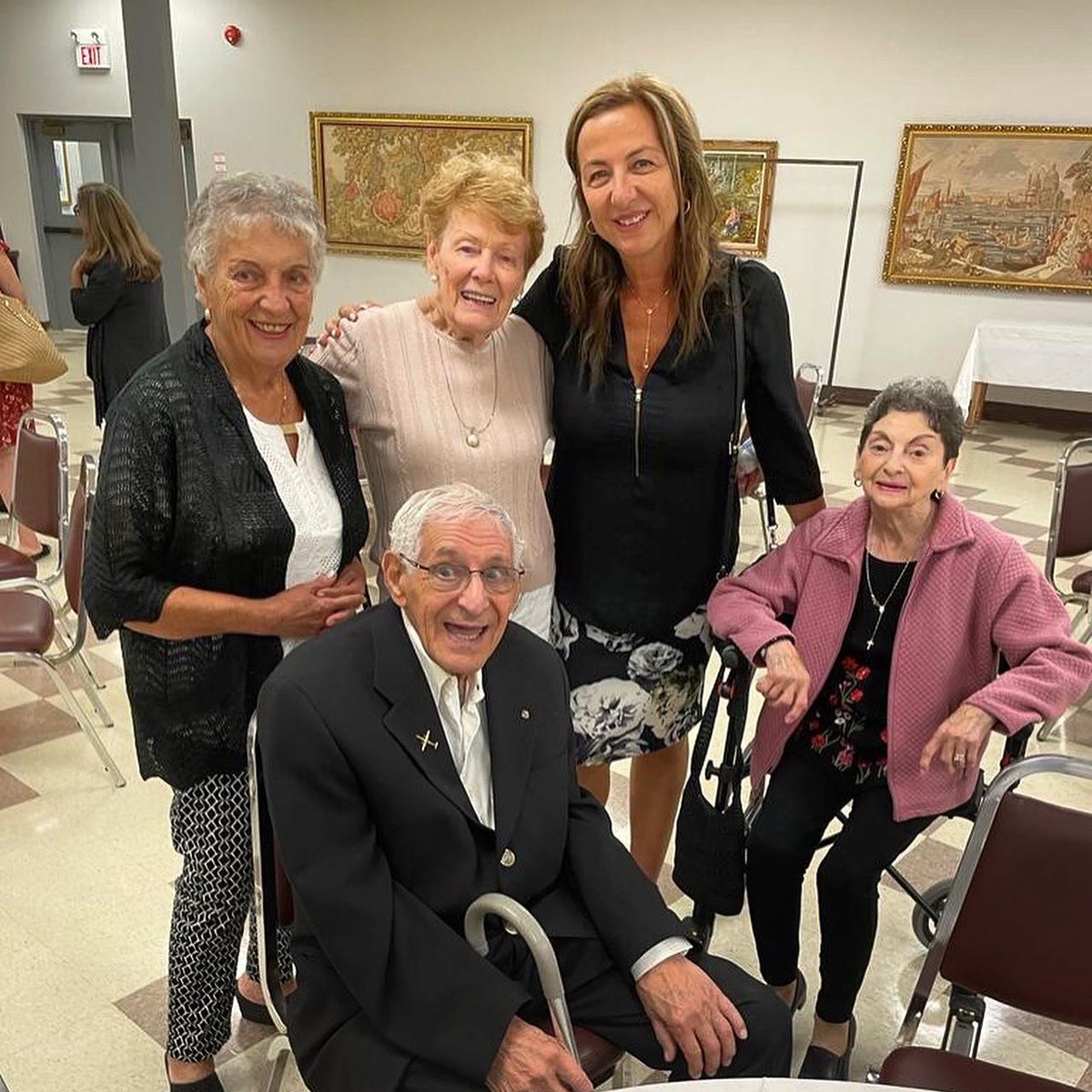 angelasaggese9's tweet photo. The pioneers in the community of Maple.
I was blessed to have met these lovely people who are among the very first families of the St. David parish community.
#stdavidsparishmaple
#catholicchurch
#family
#community
#maple
#vaughan https://t.co/AYIe4PlSne