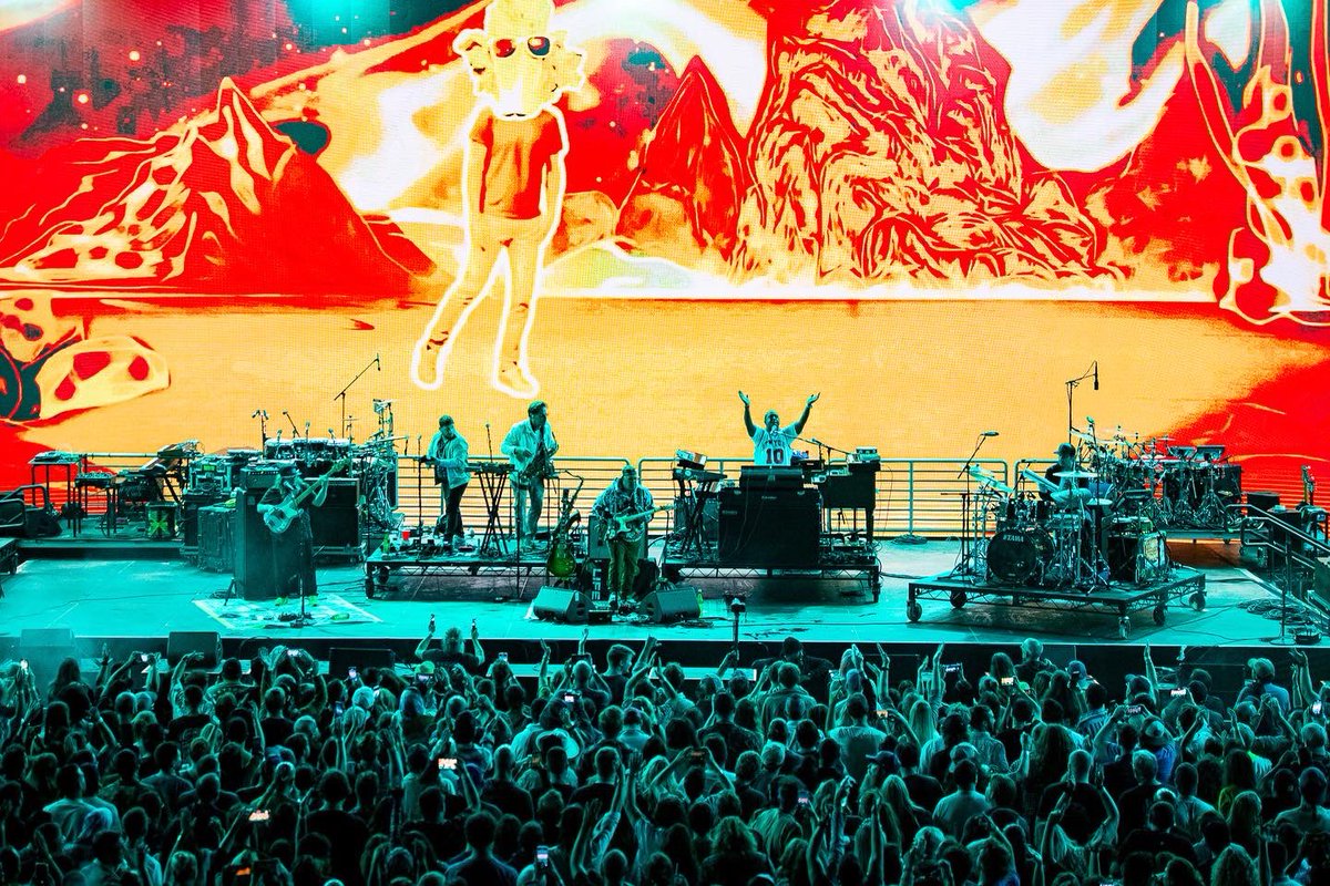 What. A. Night. 🤩
Brooklyn, you’re a dream. Thank you to everyone who came out and made the 6th Brooklyn Comes Alive so special. We couldn’t have done it without all of you.

📸: Jason Myers, Andrew Blackstein