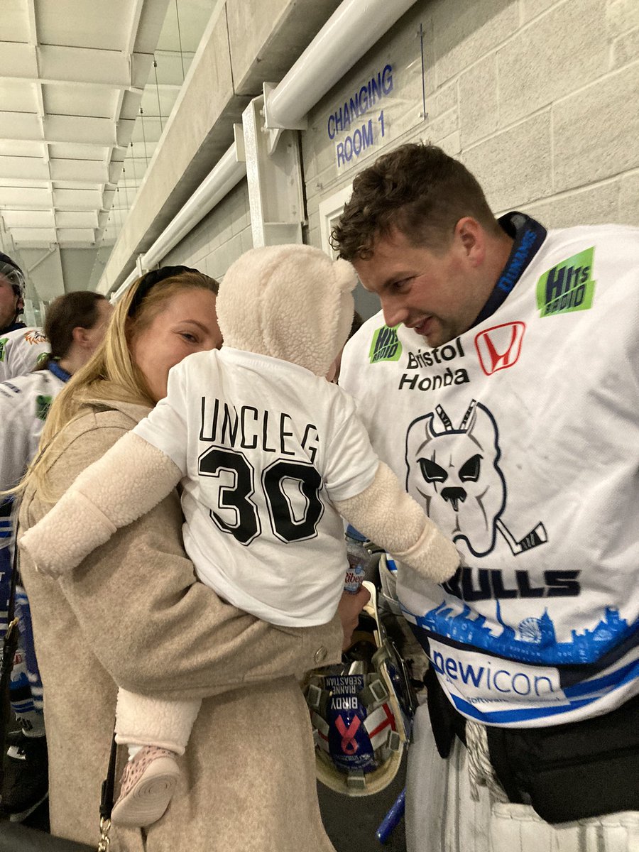 Imogen_Hayley's tweet photo. 6 hour round trip to surprise Uncle @G_Bird30 at his first @BristolPitbulls 2 hockey match of the season 🏒 
(and of course a Nando’s, Elliana’s fave!)
#family https://t.co/UebdDjW8IX
