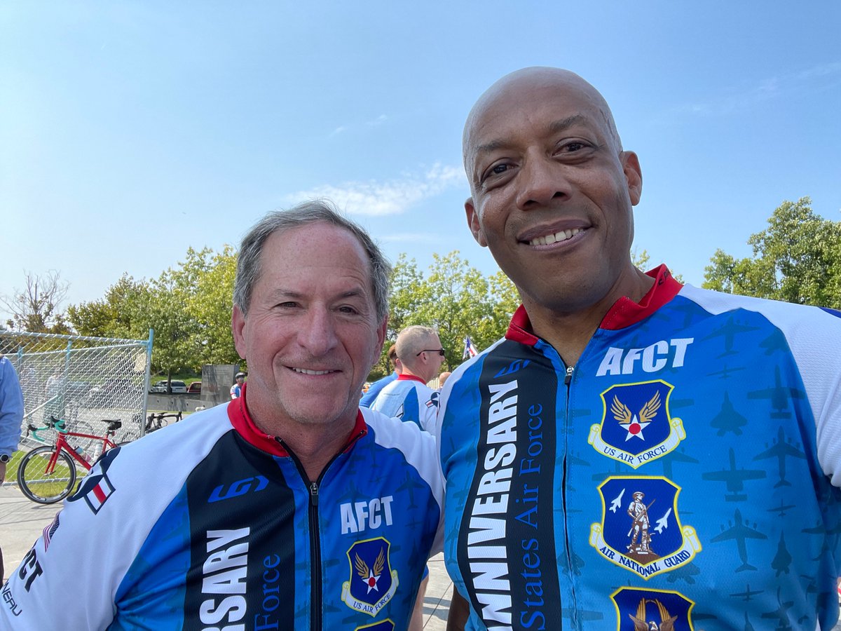 GenCQBrownJr's tweet photo. .@GenDaveGoldfein came before me as CSAF 21, but today, we finished the M2M ride together. Honored as always to have him as my mentor, teammate, &amp; friend. What a way to celebrate #AFHeritage &amp; #AF75. https://t.co/6cxdcgMVXy