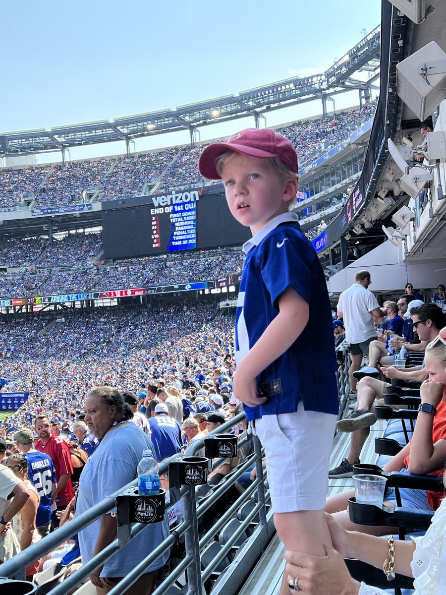 EliManning's tweet photo. 2-0!!!! https://t.co/yZceufvSsW