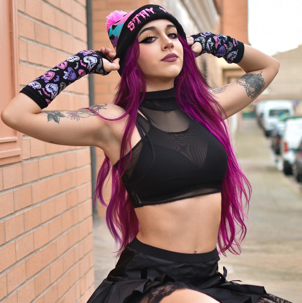 toofastclothing's tweet photo. ✨24 HOURS LEFT✨ on our up to 80% OFF ⚡️FLASH⚡️ SALE! Find the beanie and arm warmers @resauvi is wearing!
↓↓
:
★ SHOP NOW ★ https://t.co/i3sHtBEQEO ★
:
★
#toofastclothing
#wintergoth #altfashion #punkfashion #gothclothing #occultfashion #winteraccessories #knitgloves https://t.co/t9F4CWcqRf