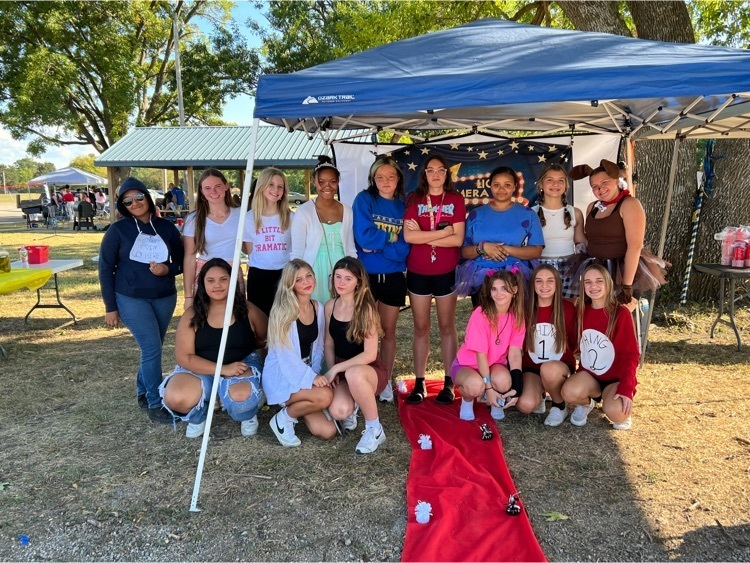 PkVikings's tweet photo. Homecoming week kicks off today with tailgating at Marvel Park. Good to see so many students here enjoying the nice “fall”weather. https://t.co/grjbZIARNq