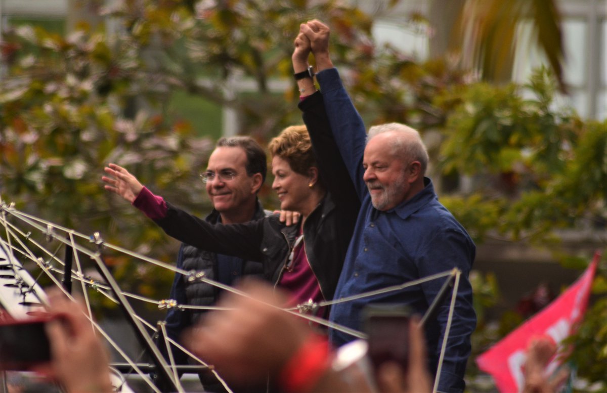 JulioCastellain's tweet photo. Faz o L e um coração grandão...
O Brasil tem jeito.
É Lula lá e Décio aqui!
#LulaEmSC
#LulaEmFloripa
#LulaNoPrimeiroTurno
#BrasilDaEsperança https://t.co/xty50fQnNb