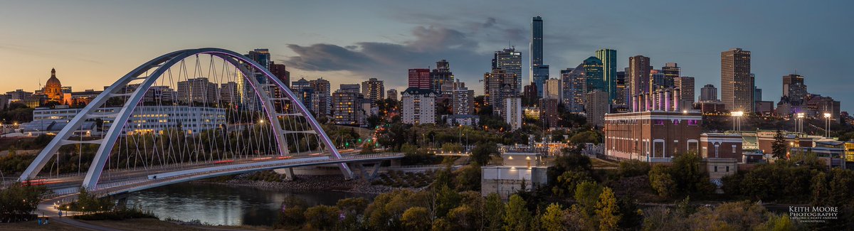 A few more photos of the Royal Purple from last night and this morning around the city!! There’s a few more spots I still have to get photos of, hopefully tonight! #yeg #exploreedmonton #queen #photography