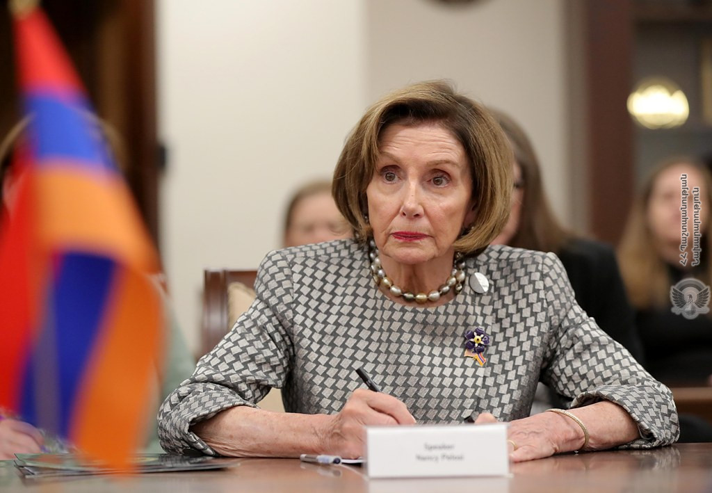 armenia_mod's tweet photo. (3/3)DefMin presented the sit. caused by the #large_scale military #aggression of #Azerbaijan to the @SpeakerPelosi.
Nancy Pelosi presented the #US position on the situation.
A number of issues related to the #cooperation of the 2 countries in the #defence sector were discussed. https://t.co/7NQvMOYxCK