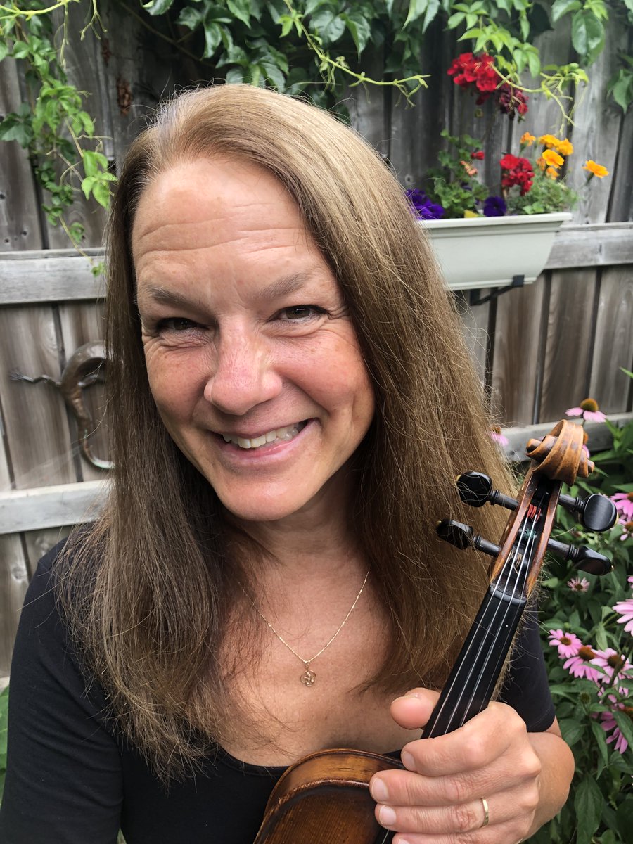 KingstonBaroque's tweet photo. Meet Lisa! 🎻
Born &amp; raised in Ottawa, Lisa began her violin studies there at the age of 6. She later moved to London, Ontario where she earned her Bachelor of Music at Western University. In 1992, Lisa moved to Kingston where she earned her BEd from Queen’s University. https://t.co/xfRxCydjev