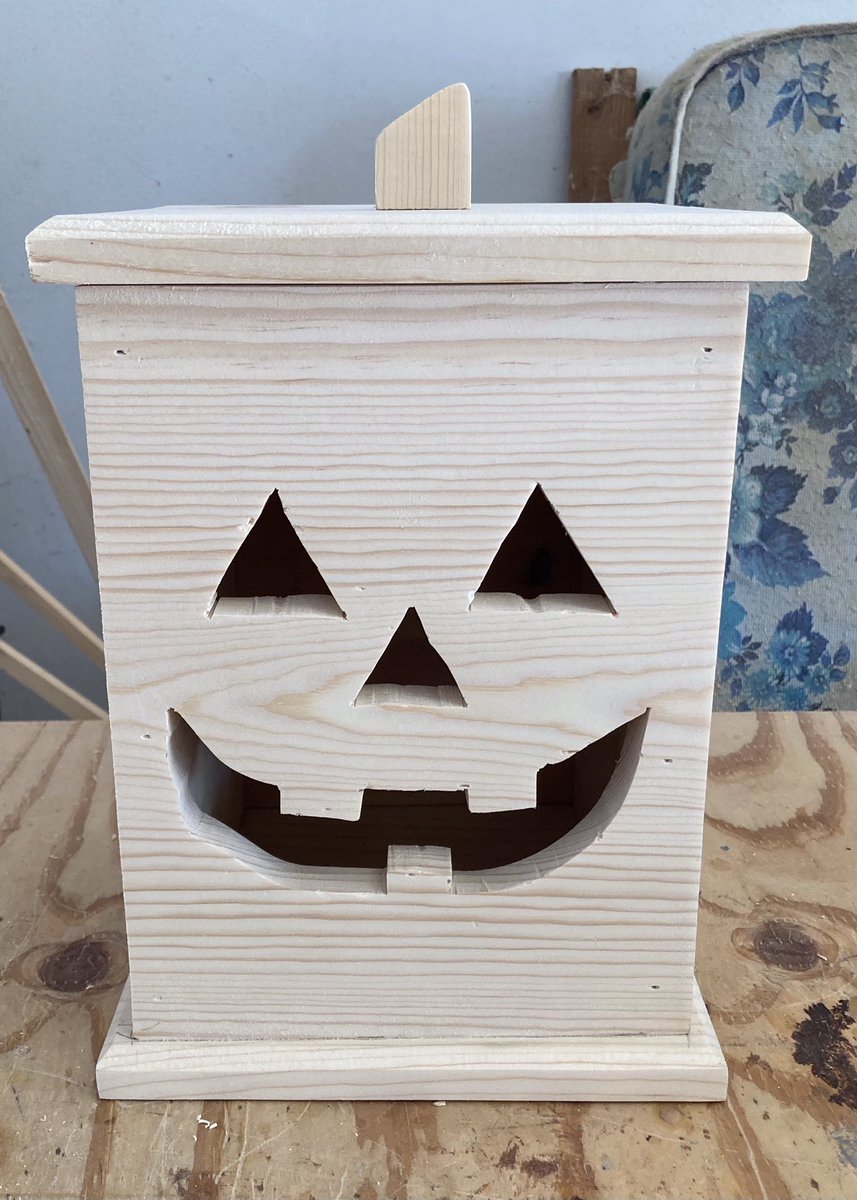RUtaffenMe's tweet photo. Wood Jack o Lantern
#woodworking https://t.co/tTLm5z2Ali