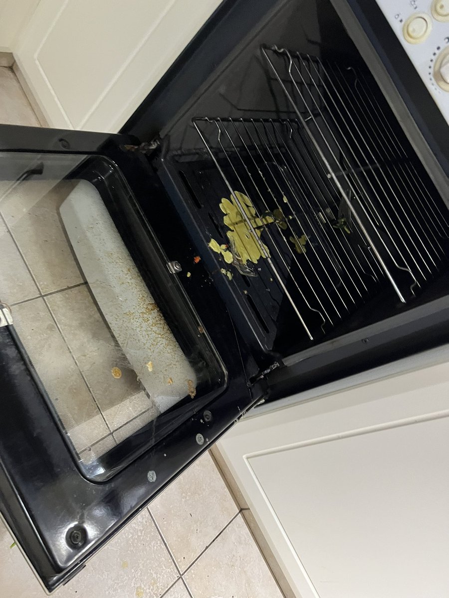 Fossi1L's tweet photo. Pov la fuente del chino no es apta para horno https://t.co/nu7MevhAaN