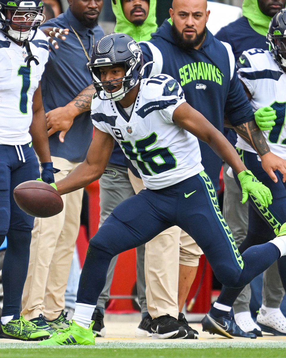 Seahawks's tweet photo. 100+ yard outing for @TDLockett12. 

His 16th time of his career. https://t.co/o6Y67v3wGg