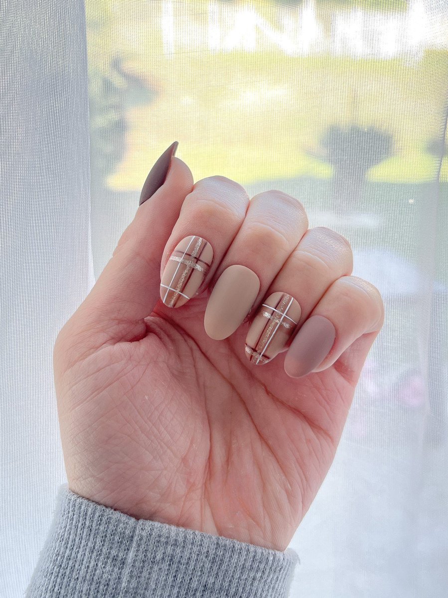 Signailss's tweet image. These nails are really too cute! Ideal for autumn.  #etsy #pressonnails #nailart #presson etsy.me/3qQ0ziW