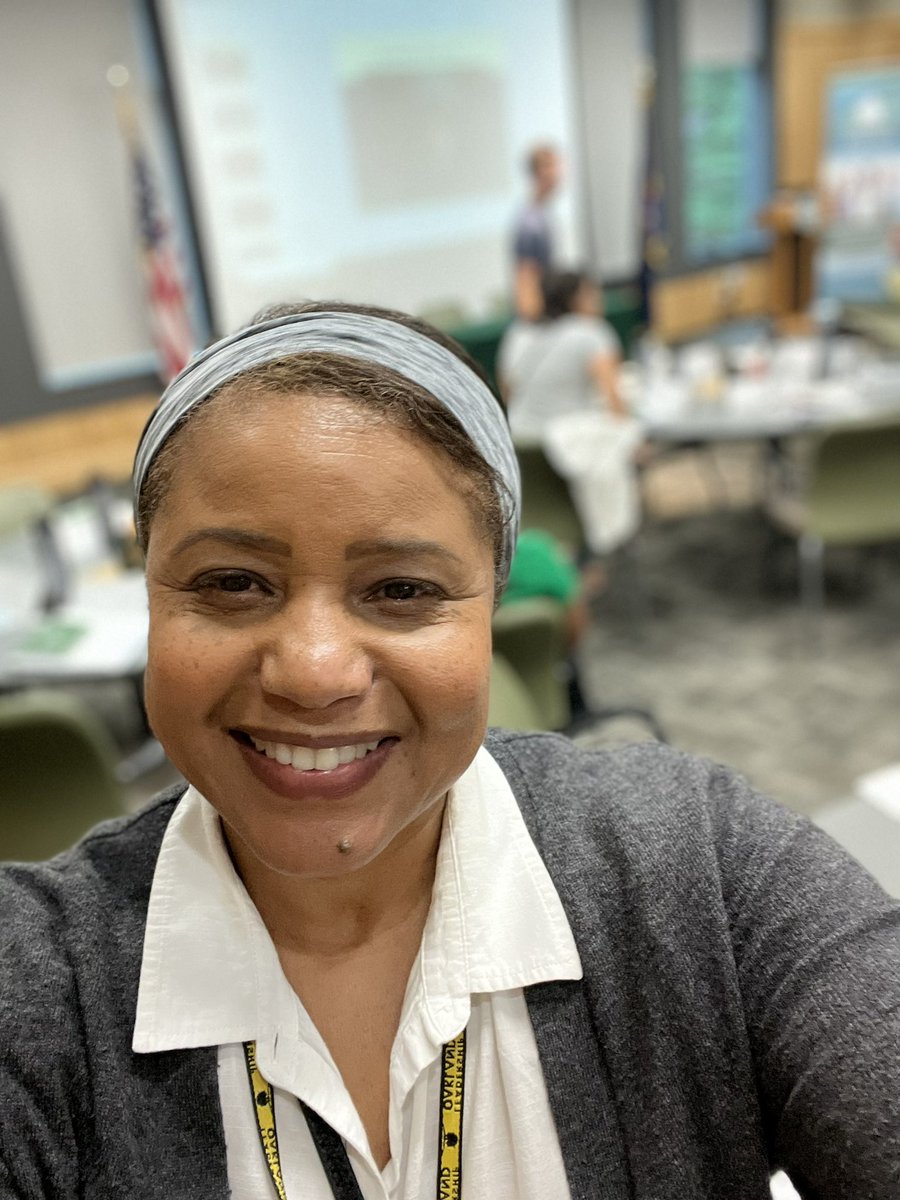 SheriLStuart1's tweet photo. A room full of dynamic people at Leadership Oakland XXXIII …Excited to be a part of this class! #Leadershipoakland https://t.co/3mS4XheV1L
