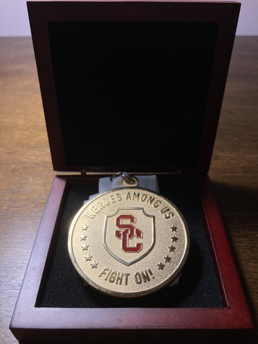 Zhongwei Li (@lilab_kidney) on Twitter photo Proud to receive the first medal after starting my lab at USC. The medal recognizes our efforts in building a transplantable synthetic kidney from stem cells. Many many thanks to my research team, collaborators and supporters! Fight on! <a href="/ukrocharity/">UKRO</a> <a href="/USCStemCell/">USC Stem Cell</a> <a href="/KeckKidneys/">Keck SOM of USC Nephrology</a> Proud to receive the first medal after starting my lab at USC. The medal recognizes our efforts in building a transplantable synthetic kidney from stem cells. Many many thanks to my research team, collaborators and supporters! Fight on! <a href="/ukrocharity/">UKRO</a> <a href="/USCStemCell/">USC Stem Cell</a> <a href="/KeckKidneys/">Keck SOM of USC Nephrology</a>