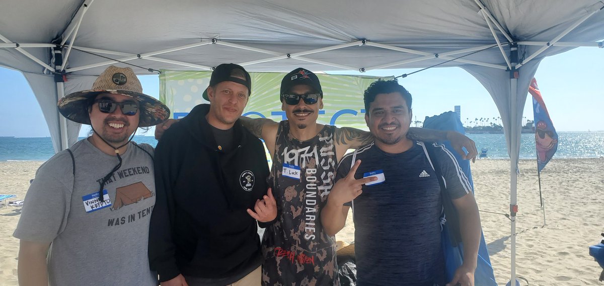 edwinlovescro's tweet photo. @FoodFightersU Fam at the beach clean up hosted by @RealTonyLuck, delicious food from @CulinaryCrypto and the great vibes of @Vinny LFG #beachcleanup #nftcleanup #nft #nfts https://t.co/HjvH2mbwCW