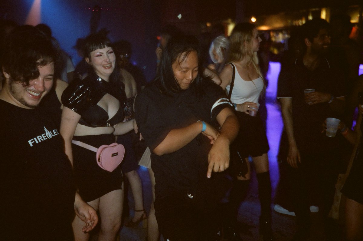 mechachoco_'s tweet photo. men only has 4 moods
@/tumblrdaddyirl on insta
#35mmfilm #cinestill800t #film #afest #projectakon https://t.co/6WETLSrAww